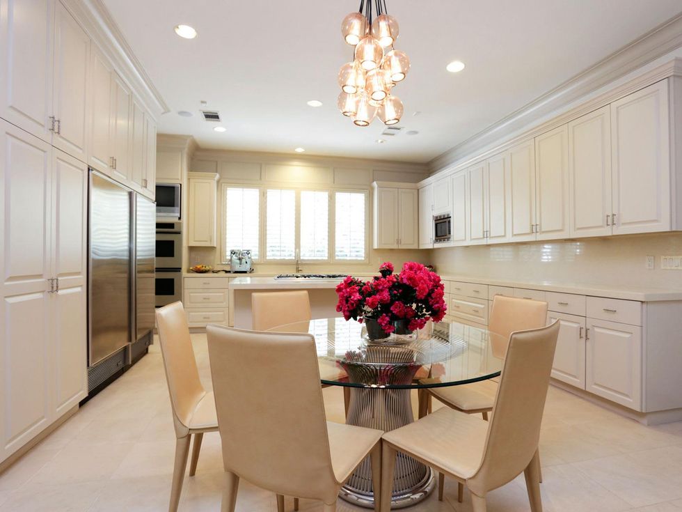 9 On the Market 8607 Pasture View Lane February 2014