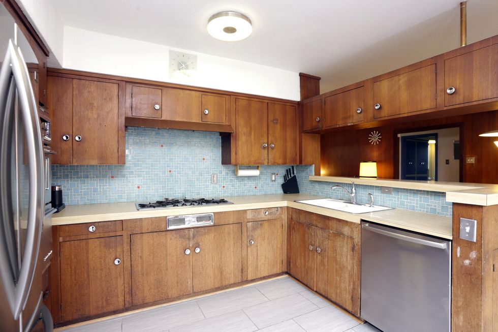 9 On the Market 9307 McAvoy March 2014