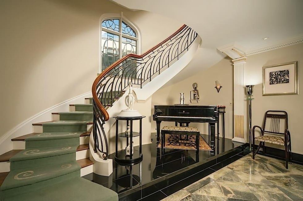 901 Kirby Dr. March 2016, foyer