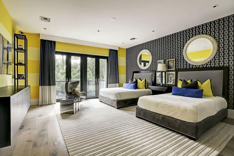 9030 Sandringham Dr.