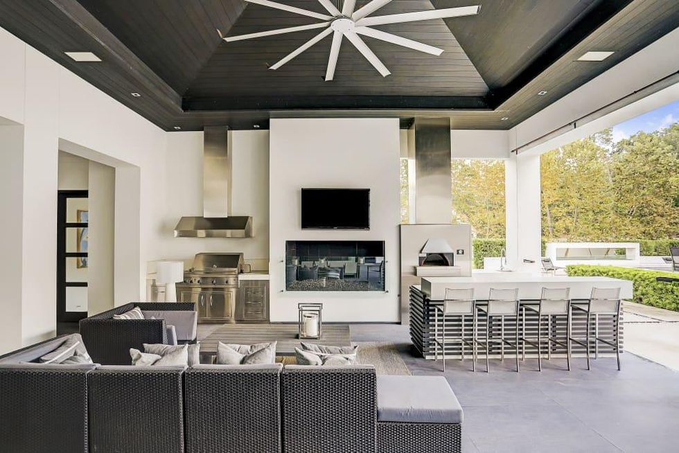 9030 Sandringham Dr.