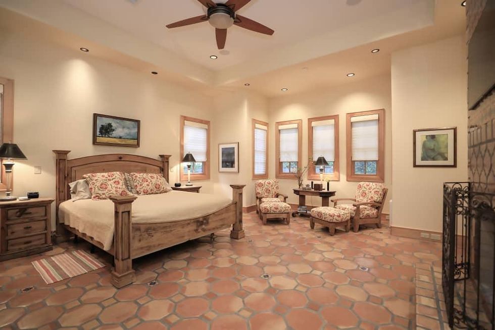 911 Shelterwood Drive Houston Timbergrove