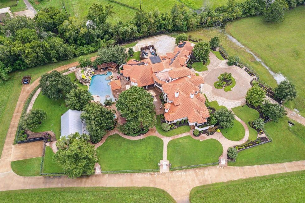 A full exterior view of 21538 Mueschke Road