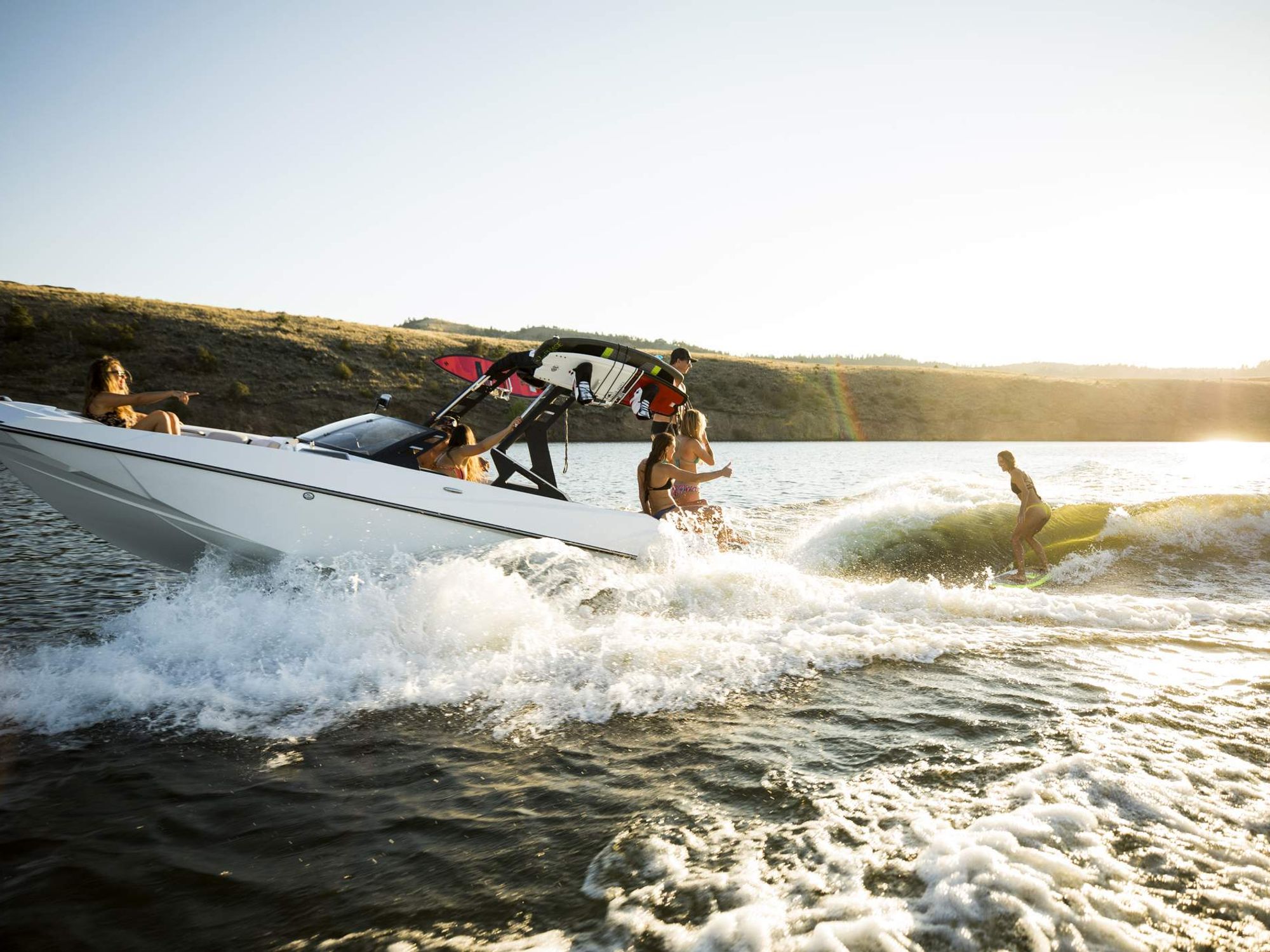 A group of freinds enjoying a day at the lake