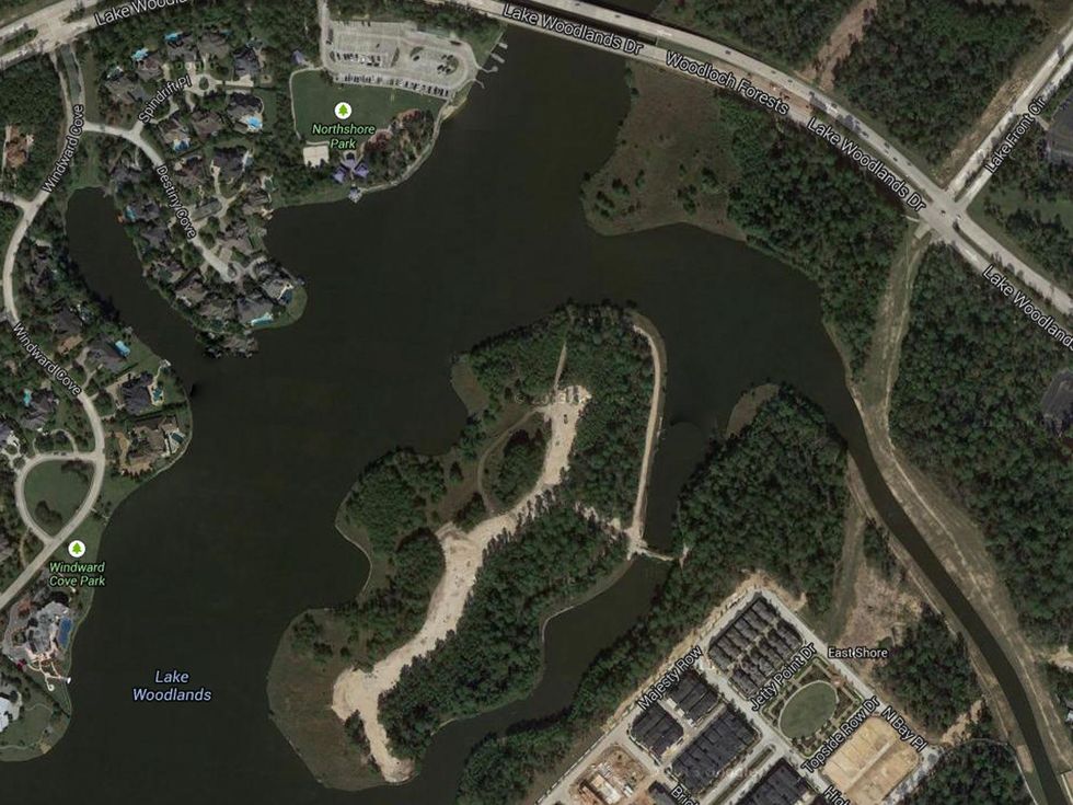 Aerial view of Lake Woodlands