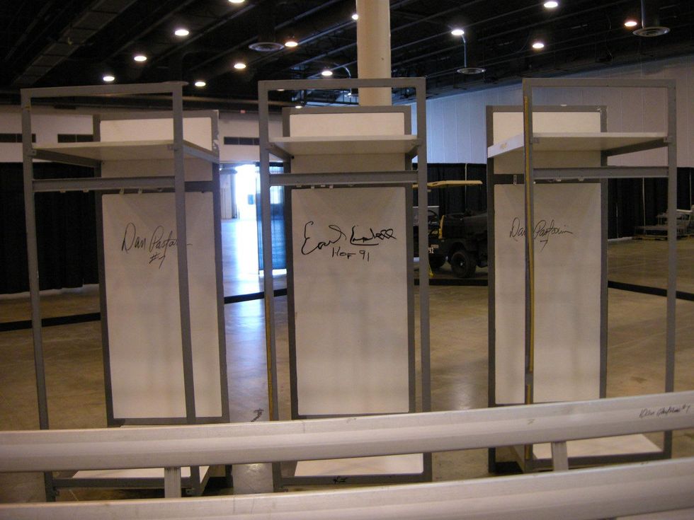 Alamodome auction and sale preview November 2013 locker frames