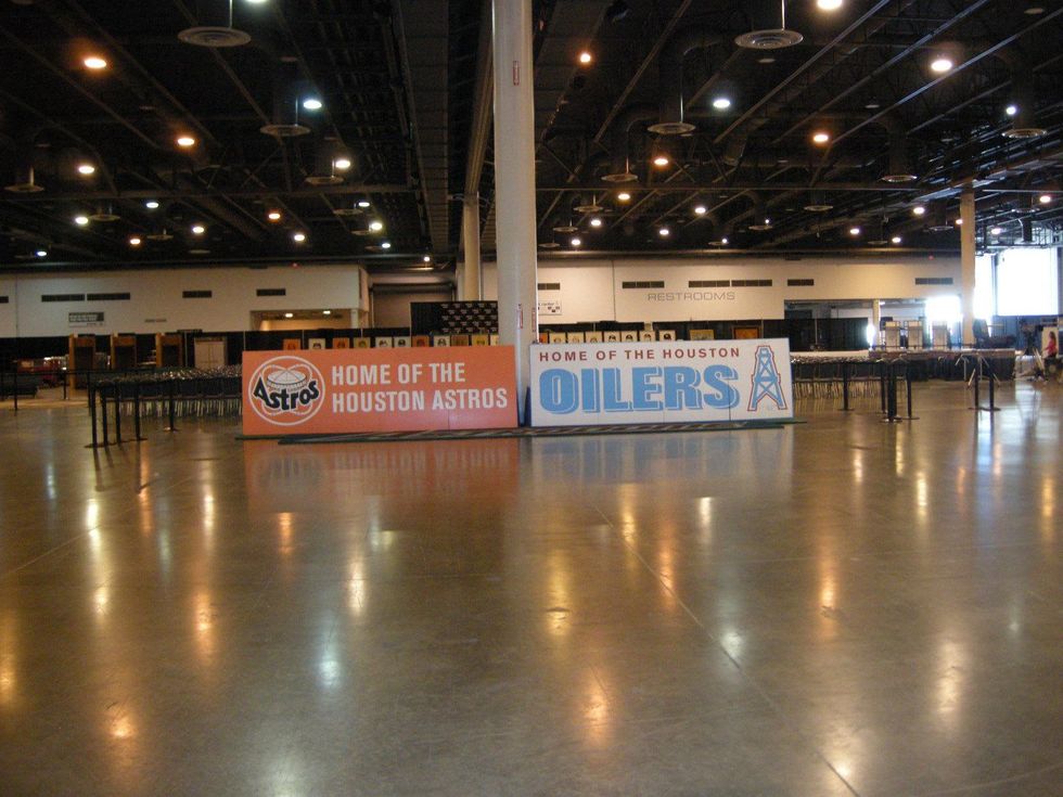 Alamodome auction and sale preview November 2013 signs