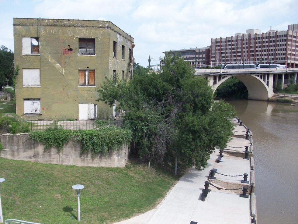 Allen's Landing Sunset Building January 2014