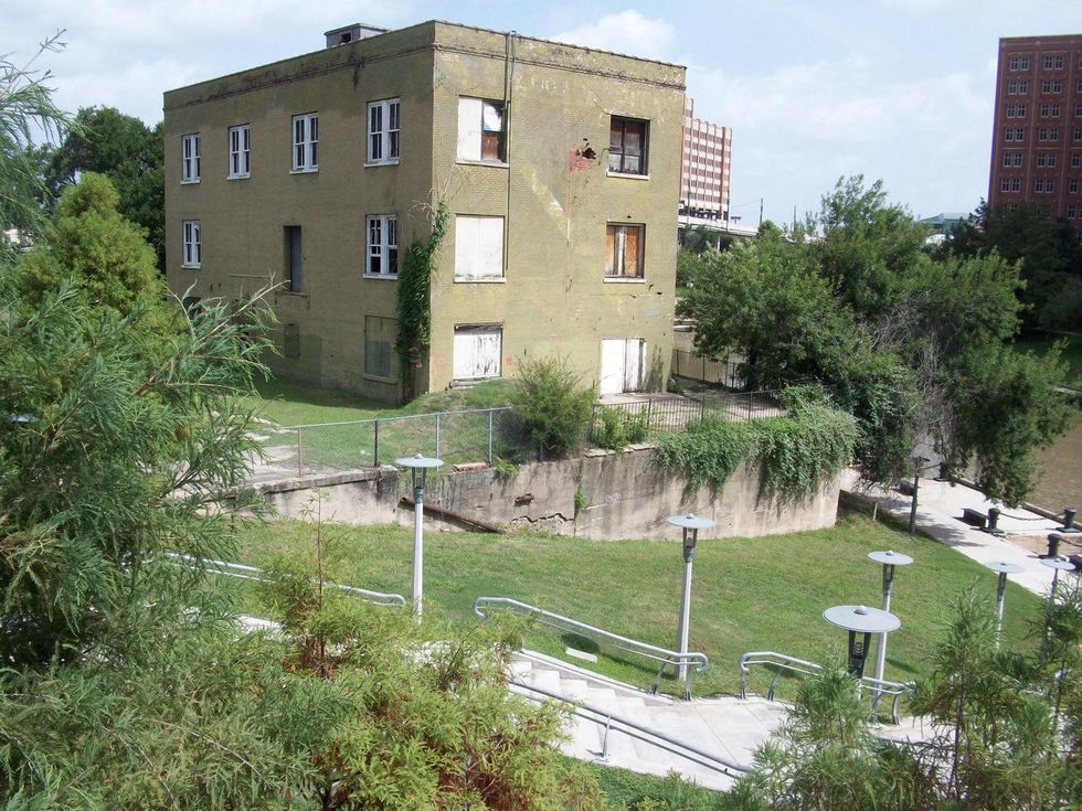 Allen's Landing Sunset Building January 2014