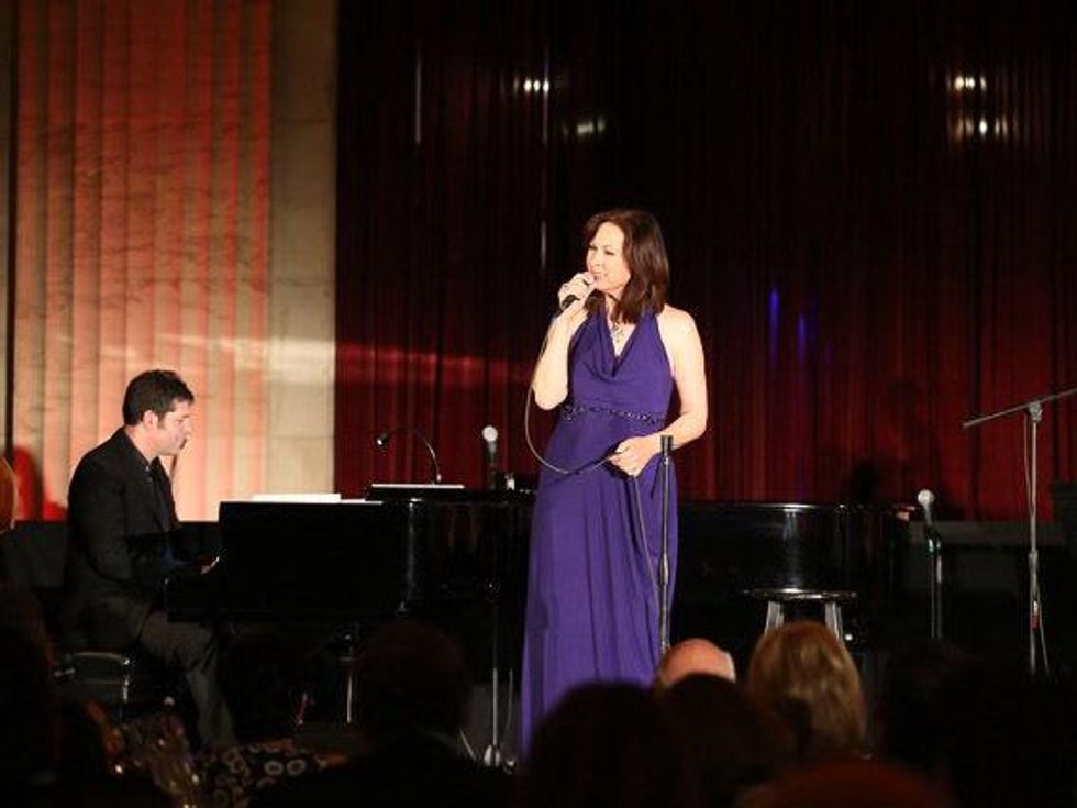 Alley Theatre Gala May 2013 Linda Eder singing
