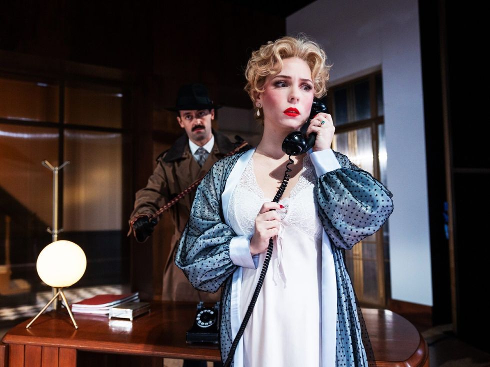 Alley Theatre presents Dial M for Murder