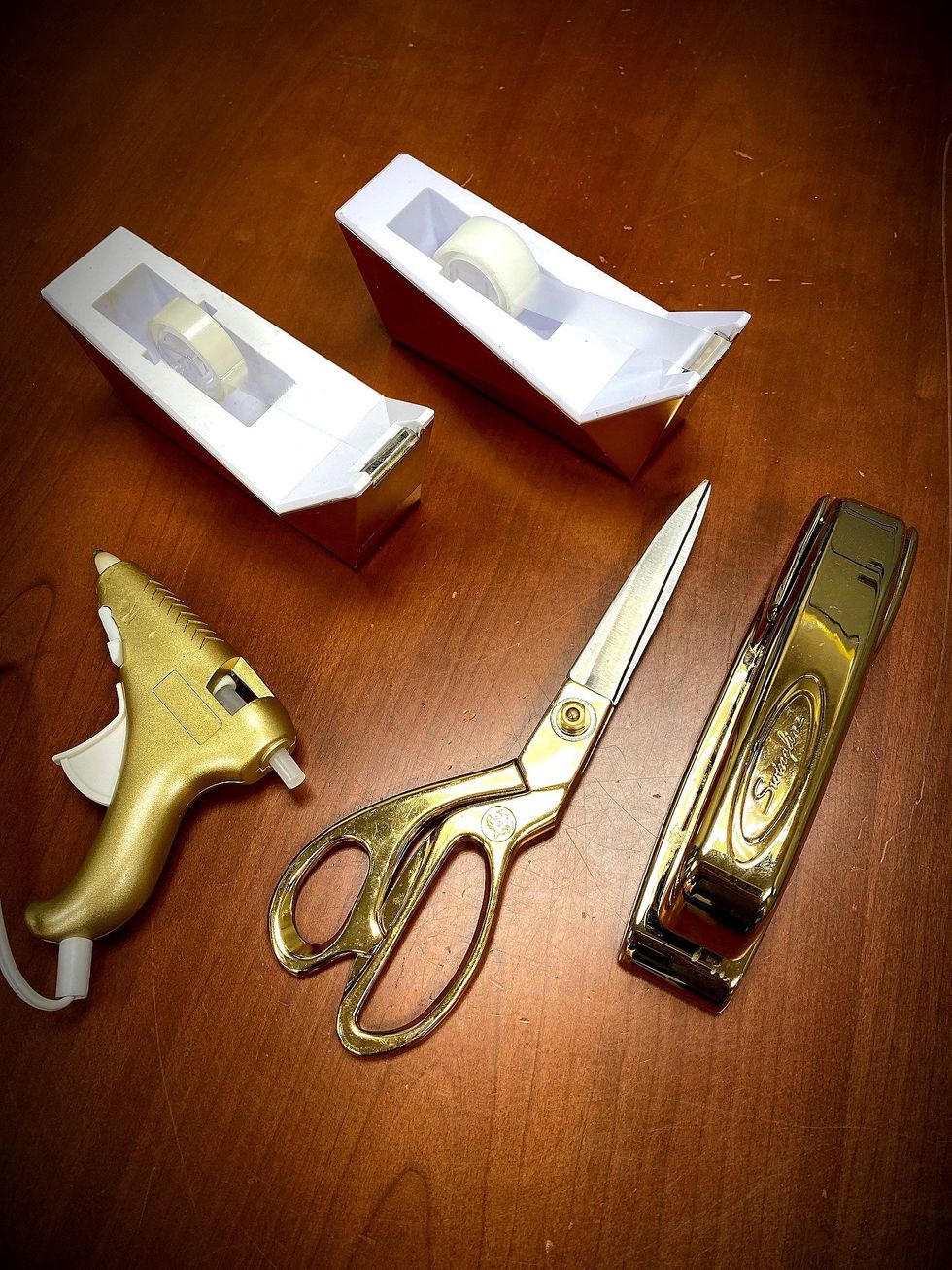 Alton DuLaney gift wrap tools