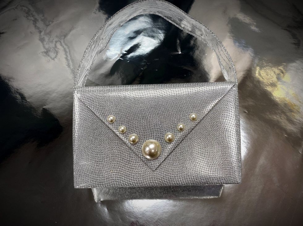 Alton DuLaney gift wrap