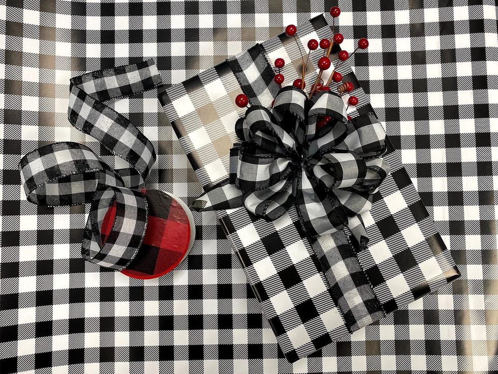 Alton DuLaney gift wrap