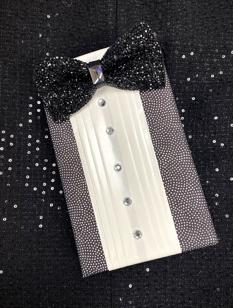 Alton DuLaney gift wrap