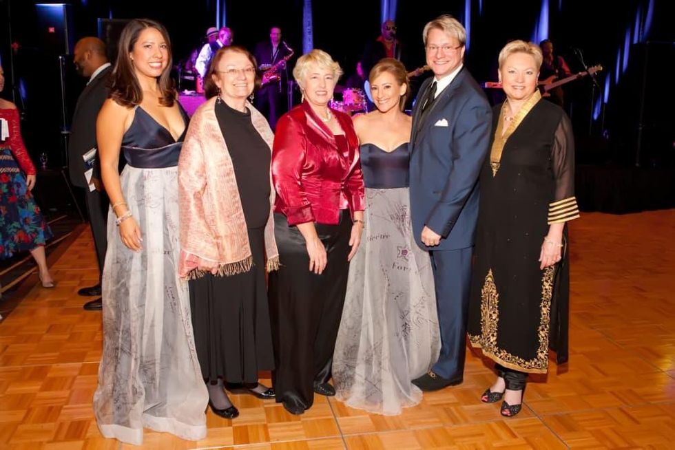 Anika Jackson, Kathy Hubbard, Annise Parker, Dena Winkler, Matt Burrus, Melanie Linton at Planned Parenthood Gala