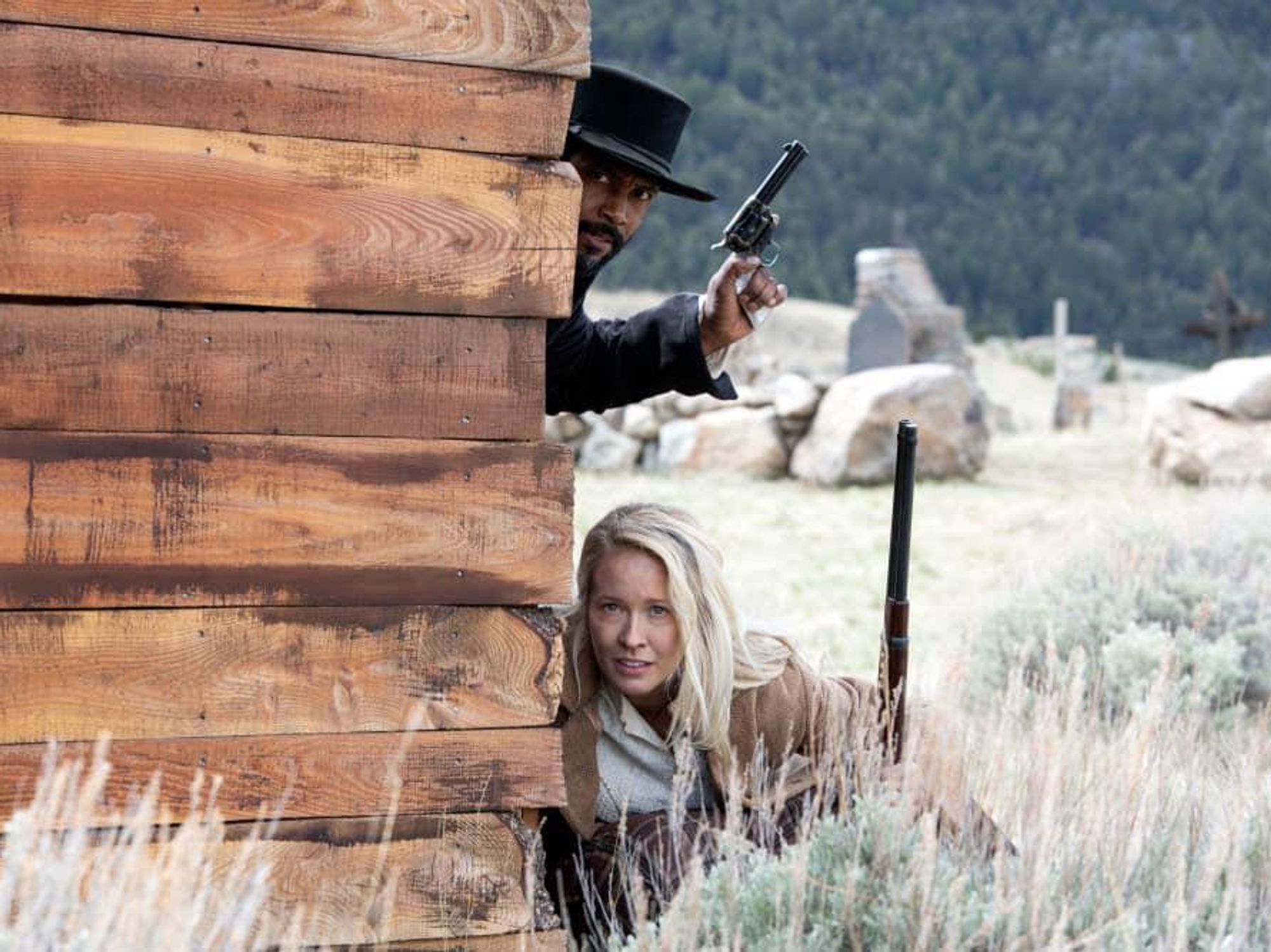 Anna Camp (Pitch Perfect) as Alice Murphy and Isaiah Mustafa (Shadow Hunters, IT) as Cicero.