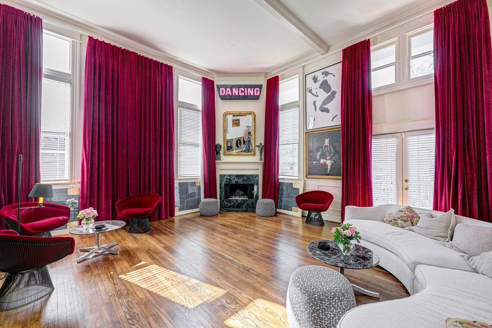 Another living room at 200 Westmoreland Street