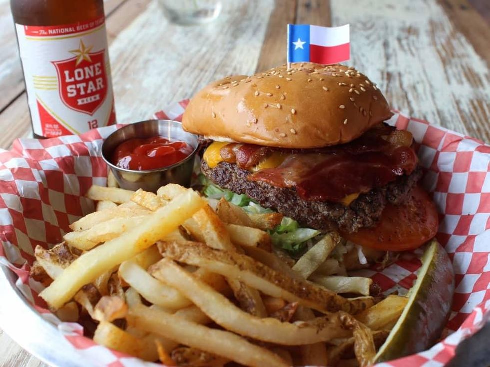 Armadillo palace burger