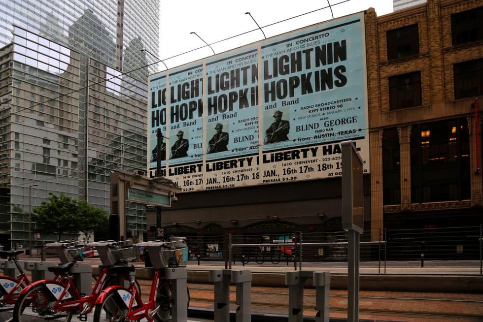 Art Blocks: Lightnin\u2019 Field