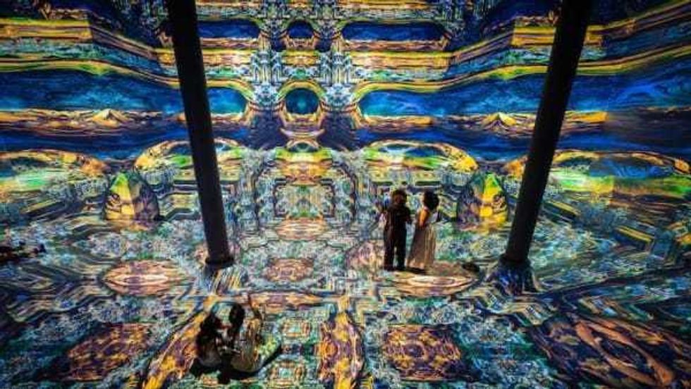 ARTECHOUSE presents Fractal Worlds