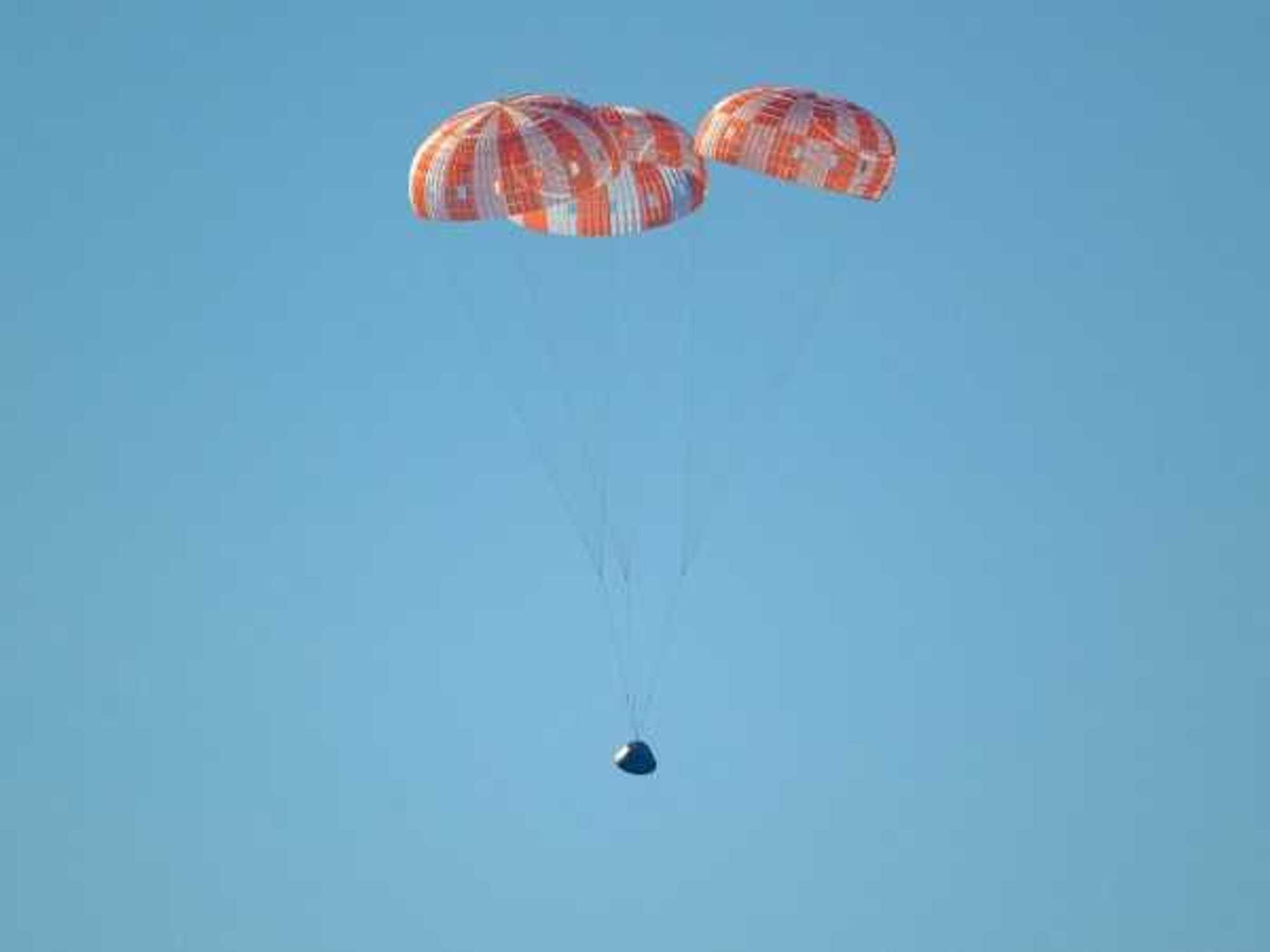 Artemis II spaceship splashdown
