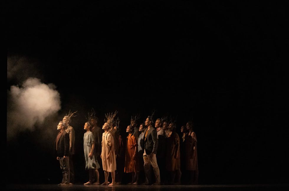 Artists of Houston Ballet in Disha Zhang\u2019s\u00a0Elapse