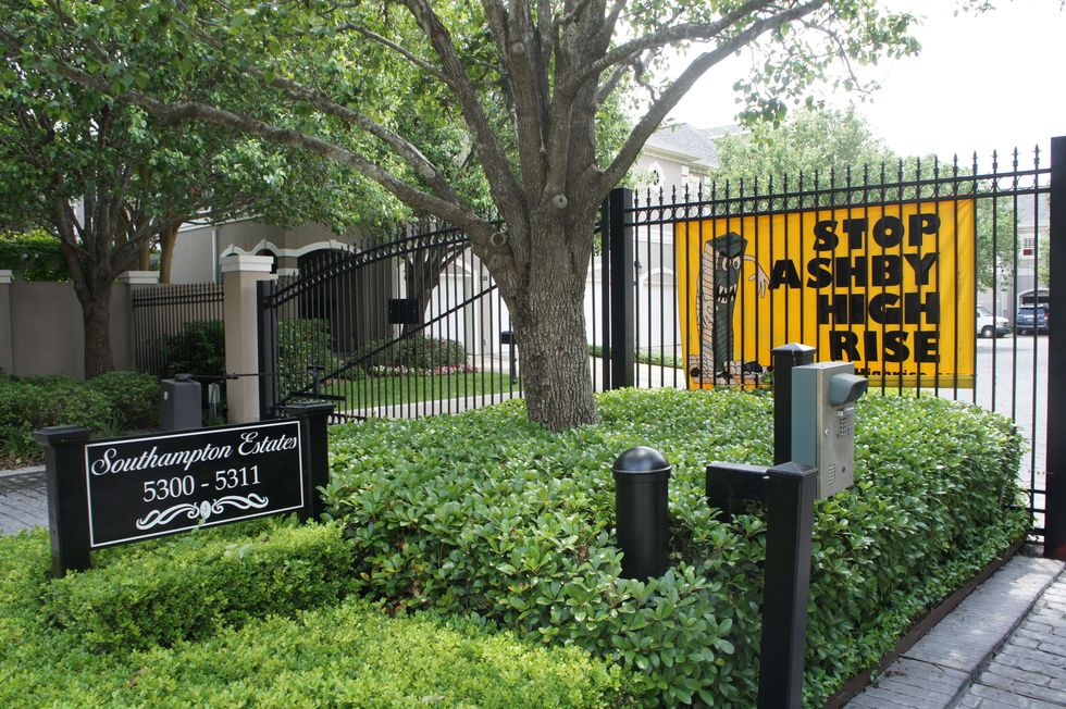 Ashby High Rise, 1717 Bissonnet