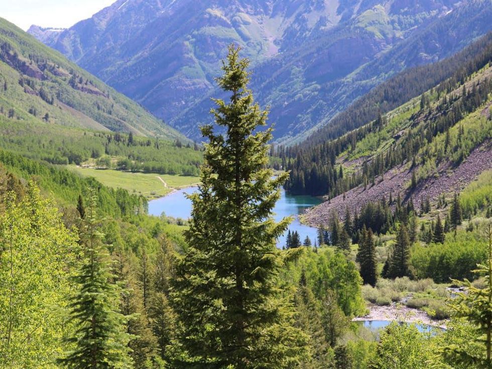 Aspen mountain scene