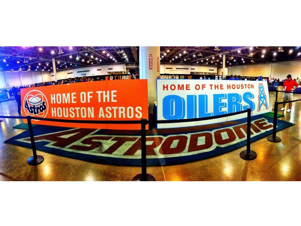 Astrodome sale and auction sports signs