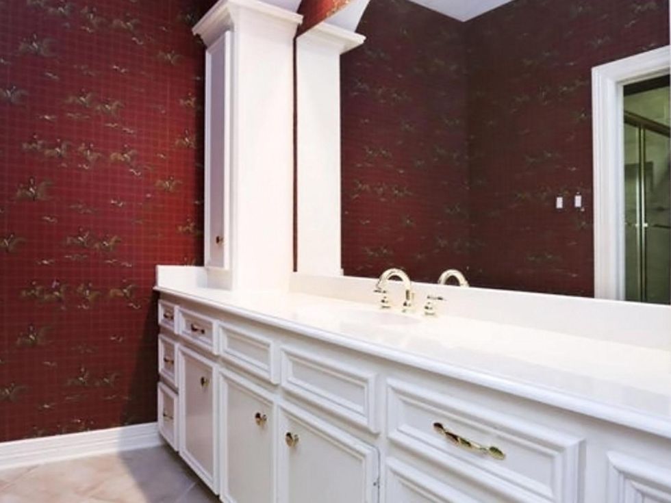 Astros $100 million man Carlos Lee sells Sugar Land mansion November 2014 bath