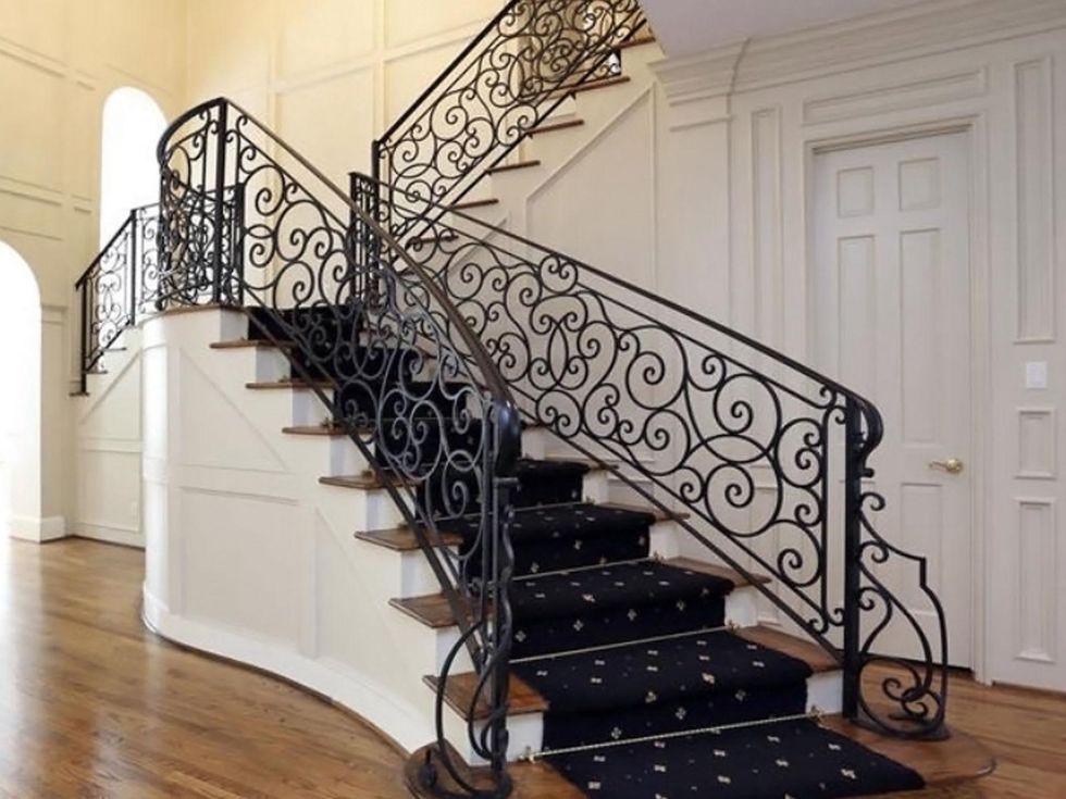 Astros $100 million man Carlos Lee sells Sugar Land mansion November 2014 stairwell