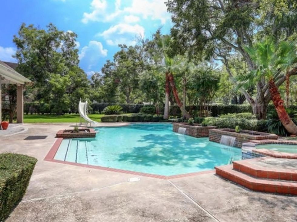 Astros $100 million man Carlos Lee sells Sugar Land mansion November 2014 swimming pool