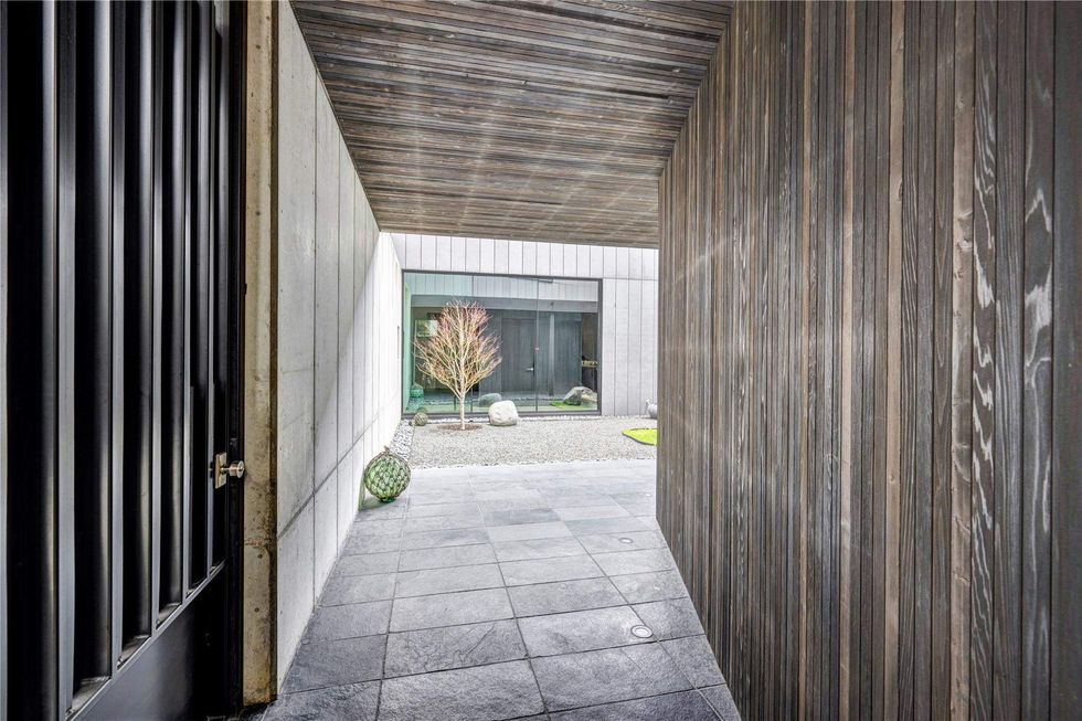 Atrium of 1531 Milford Street