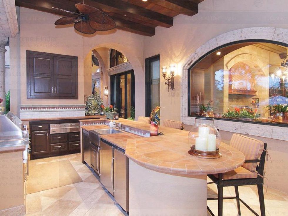 Avery Johnson mansion for sale The Woodlands Spring June 2013 outdoor kitchen
