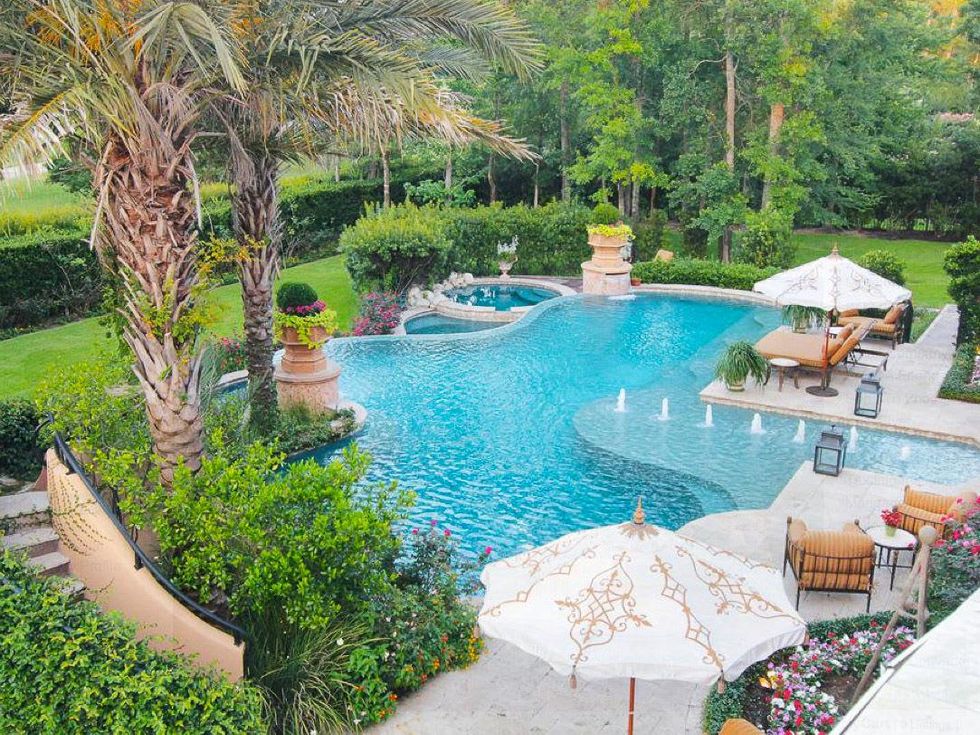 Avery Johnson mansion for sale The Woodlands Spring June 2013 swimming pool