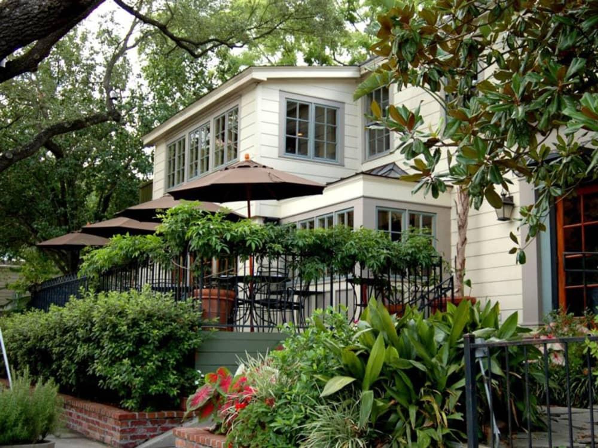 Backstreet Cafe patio day