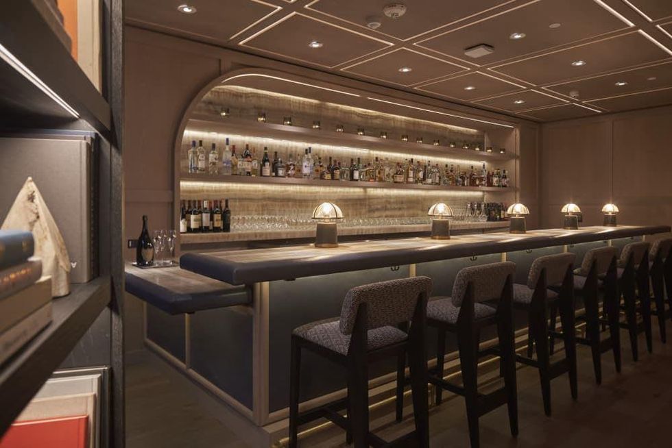 Bandista cocktail bar interior