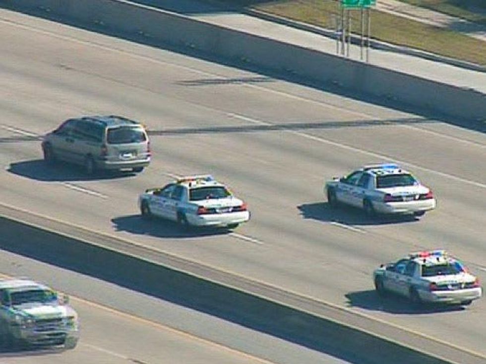 bank robbery suspect, mini-van, car chase, January 2013