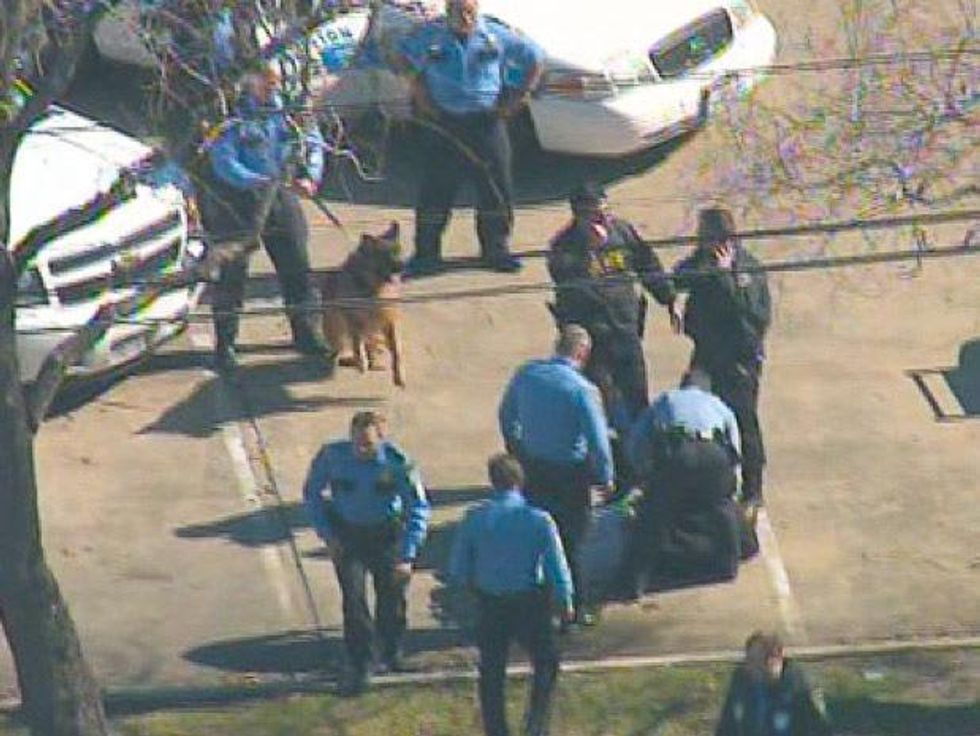 bank robbery suspect, mini-van, car chase, January 2013