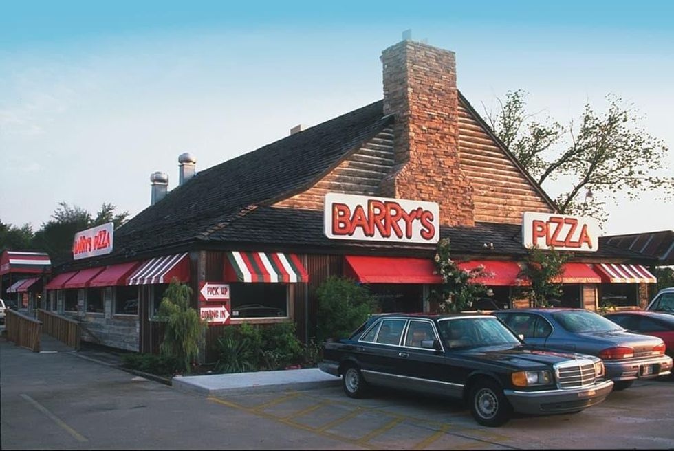 Barry's Pizza exterior