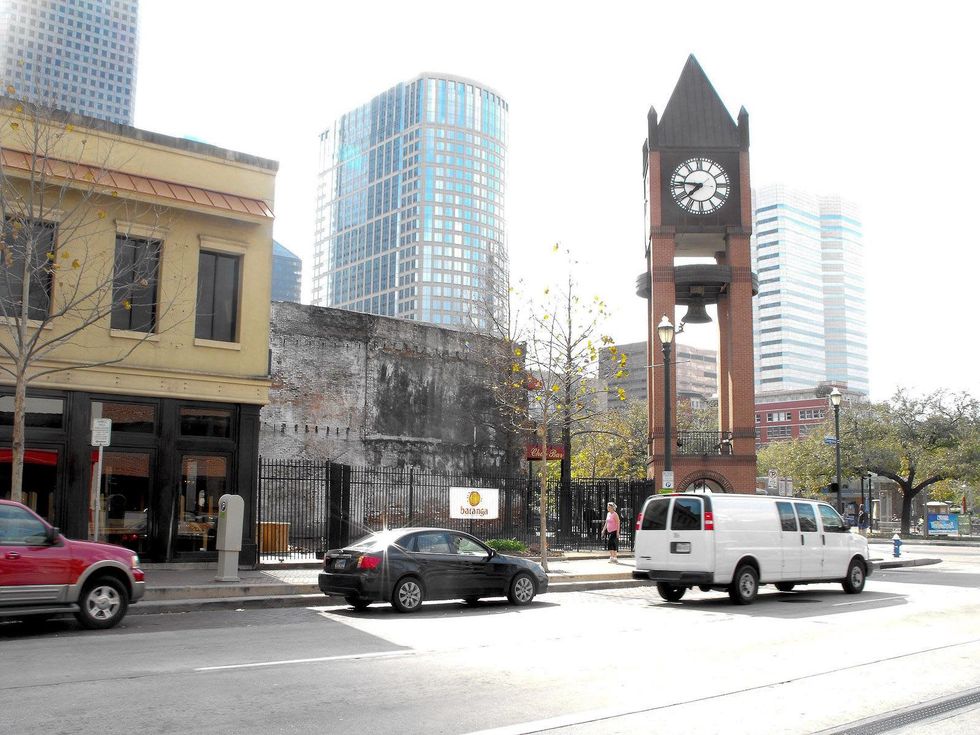 Batanga, restaurant, empty lot