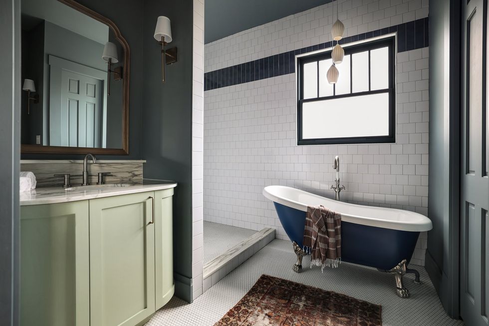 Bathroom of 814 Omar Street