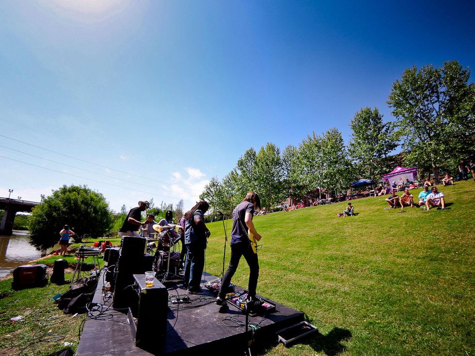 Bayou Buddies Bash April 2013 crowd venue band