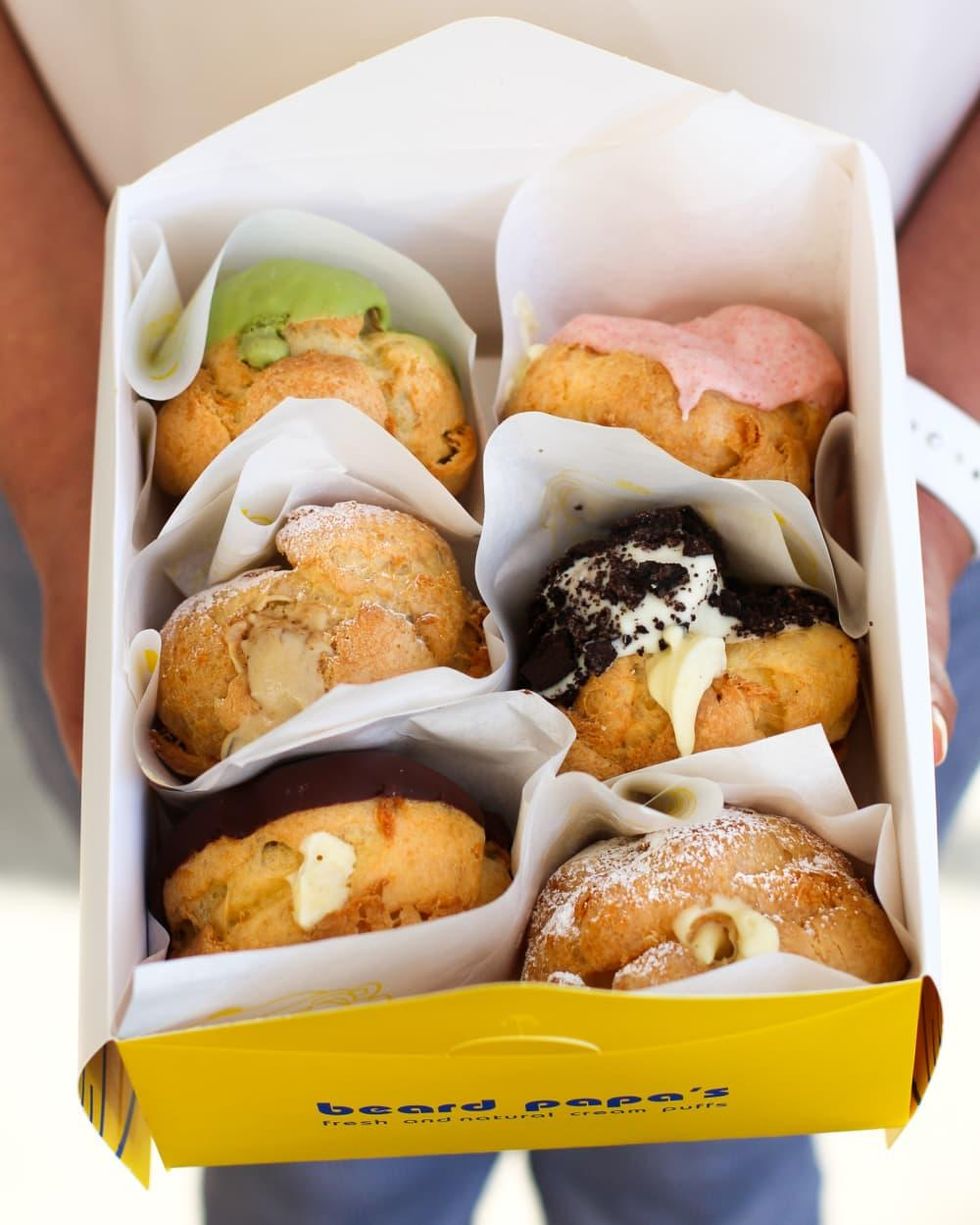 Beard Papa's box cream puffs