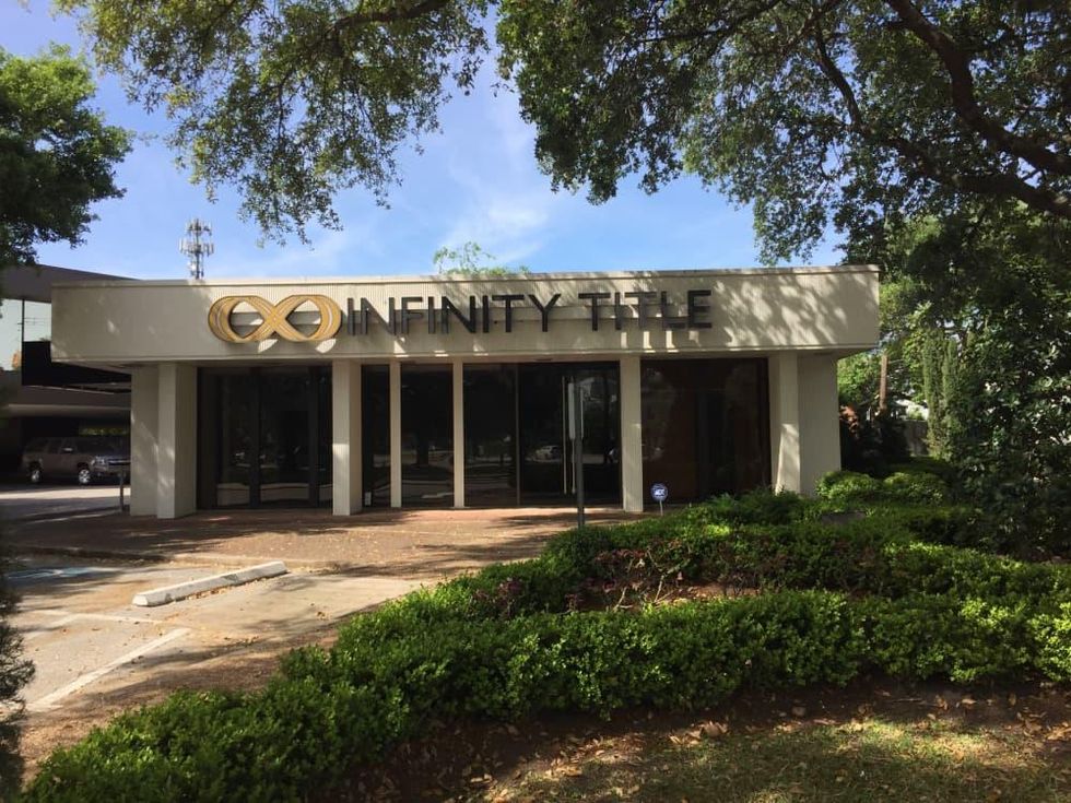 Bebidas juice bar building