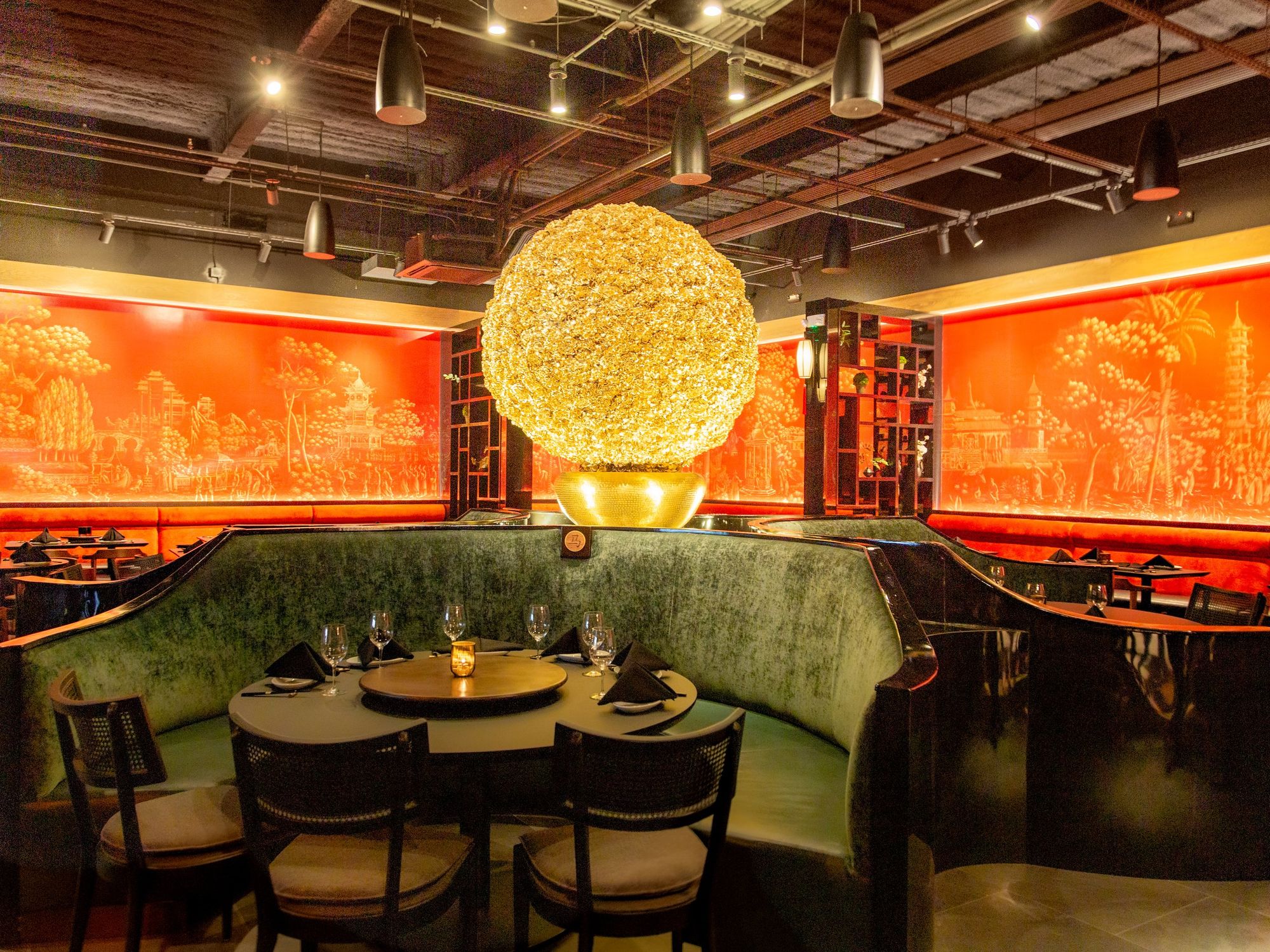 Benny Chows interior