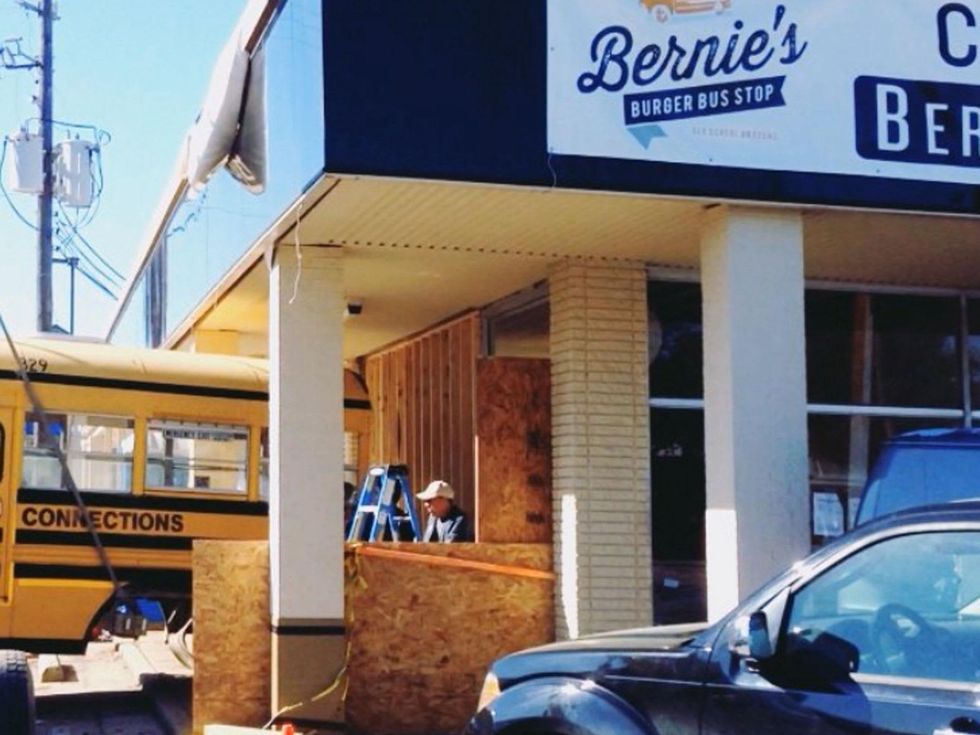 Bernie's Burger Bus bus being installed at Bellaire restaurant March 2014