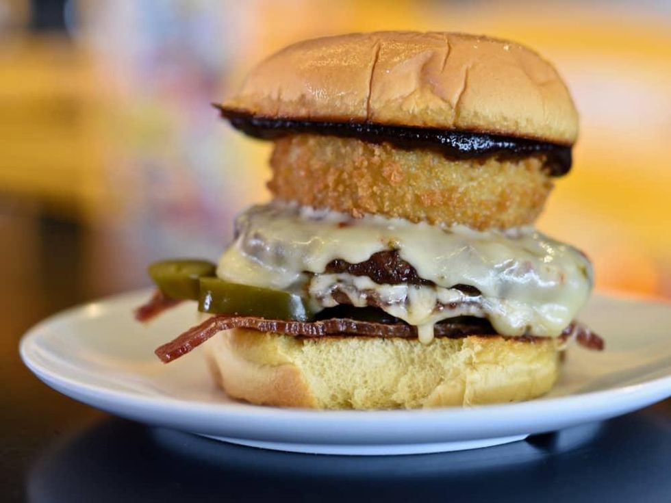 Bernie's Burger Bus Missouri City coach burger