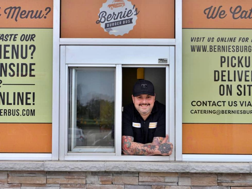 Bernie's Burger Bus Missouri City Justin Turner drive-thru